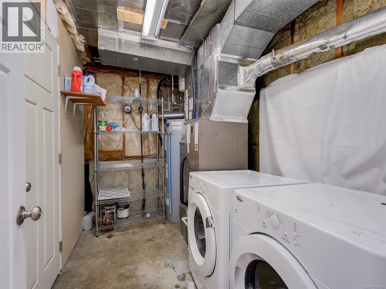 1553 Fremont Pl, Saanich