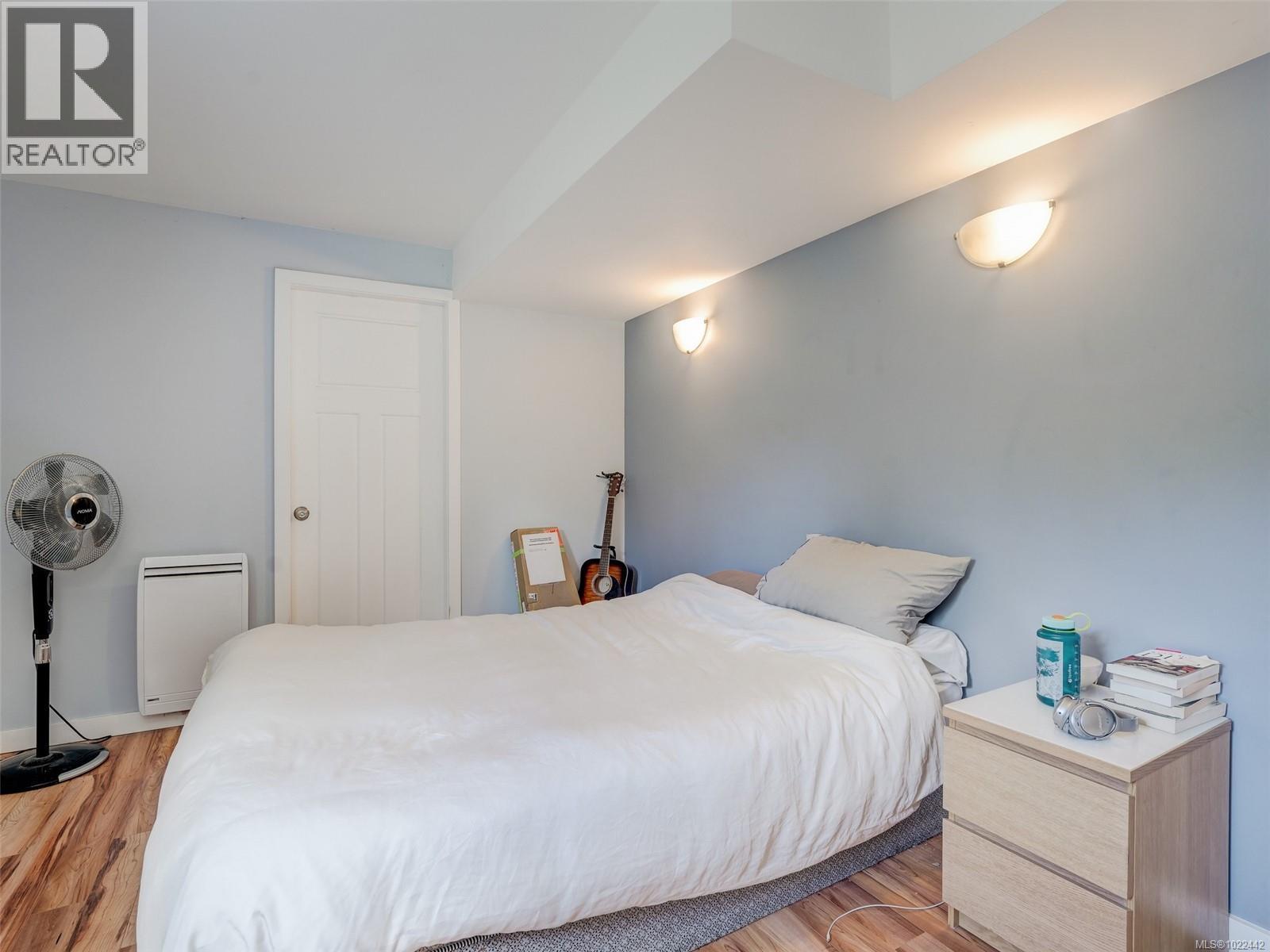 1553 Fremont Pl, Saanich