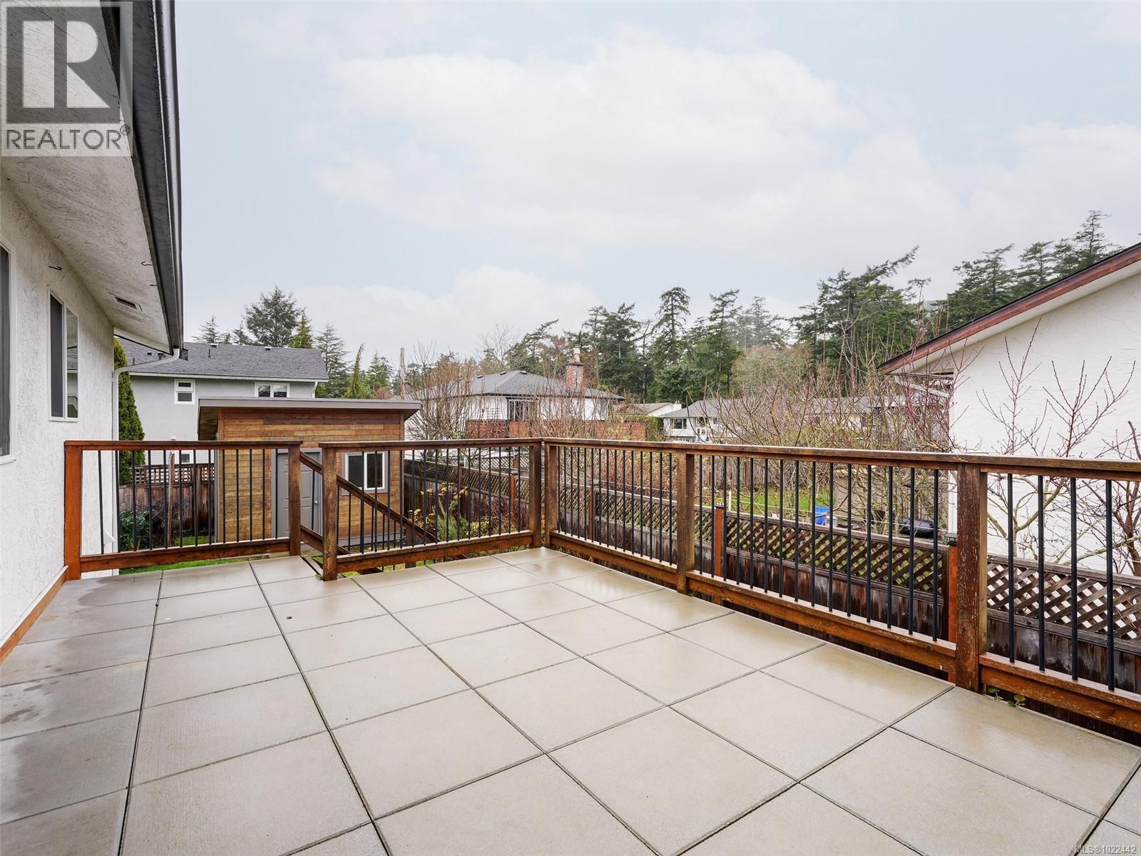 1553 Fremont Pl, Saanich