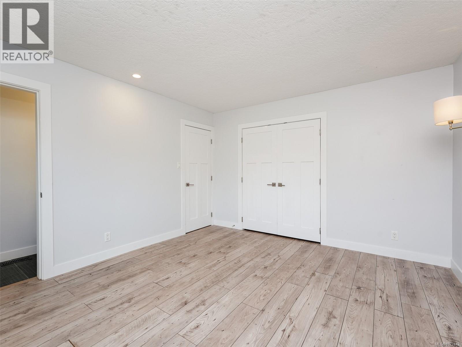 1553 Fremont Pl, Saanich