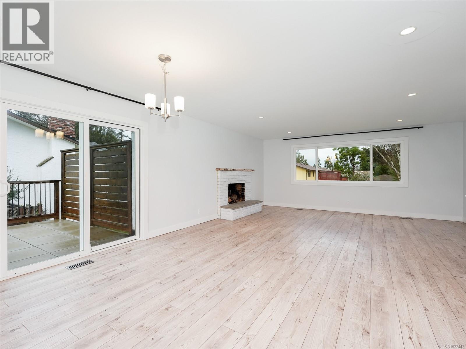 1553 Fremont Pl, Saanich