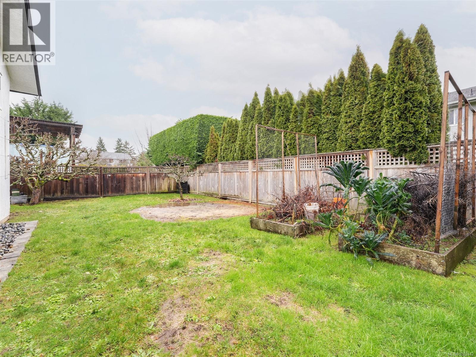 1553 Fremont Pl, Saanich