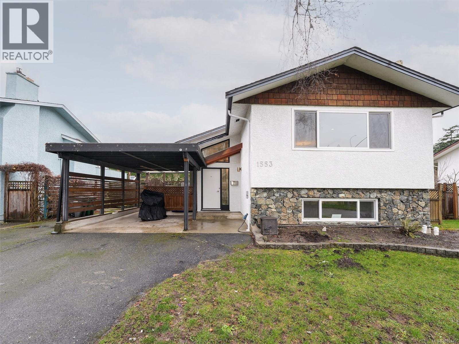 1553 Fremont Pl, Saanich