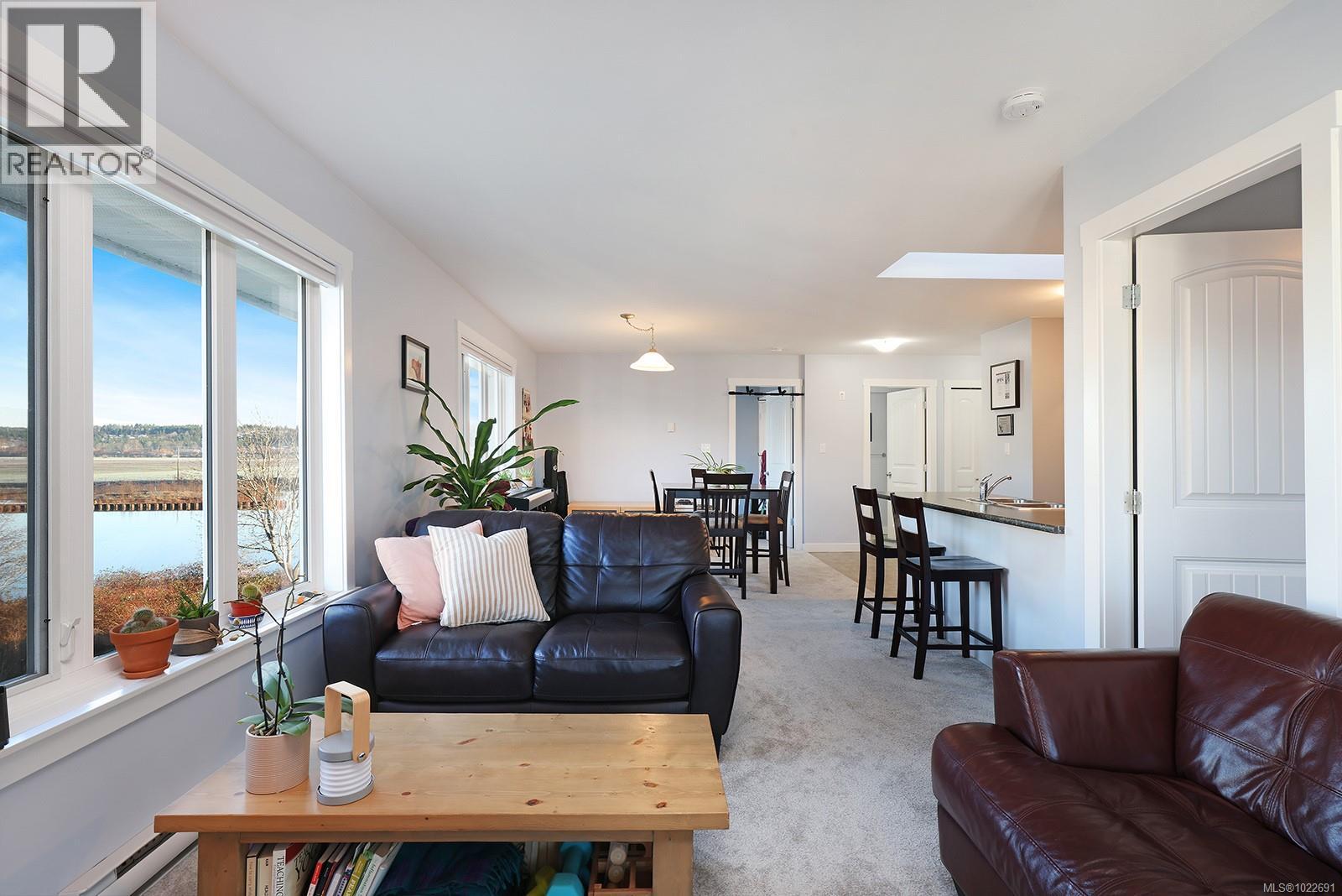 33 111 20th St, Courtenay