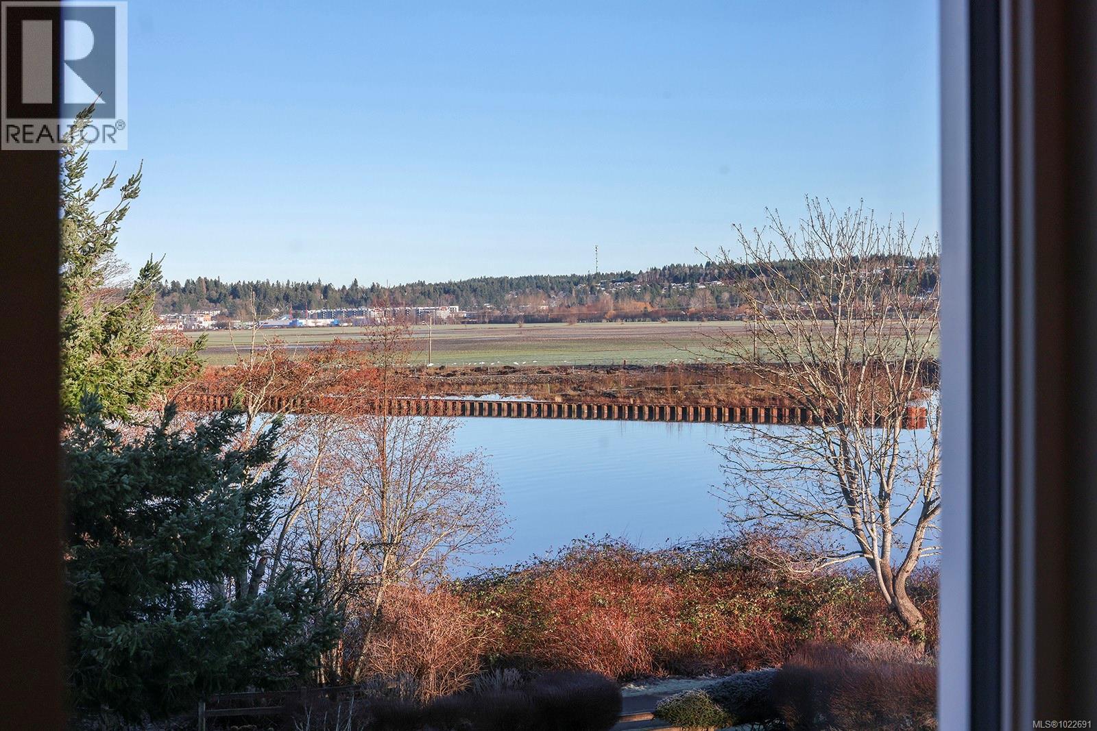 33 111 20th St, Courtenay