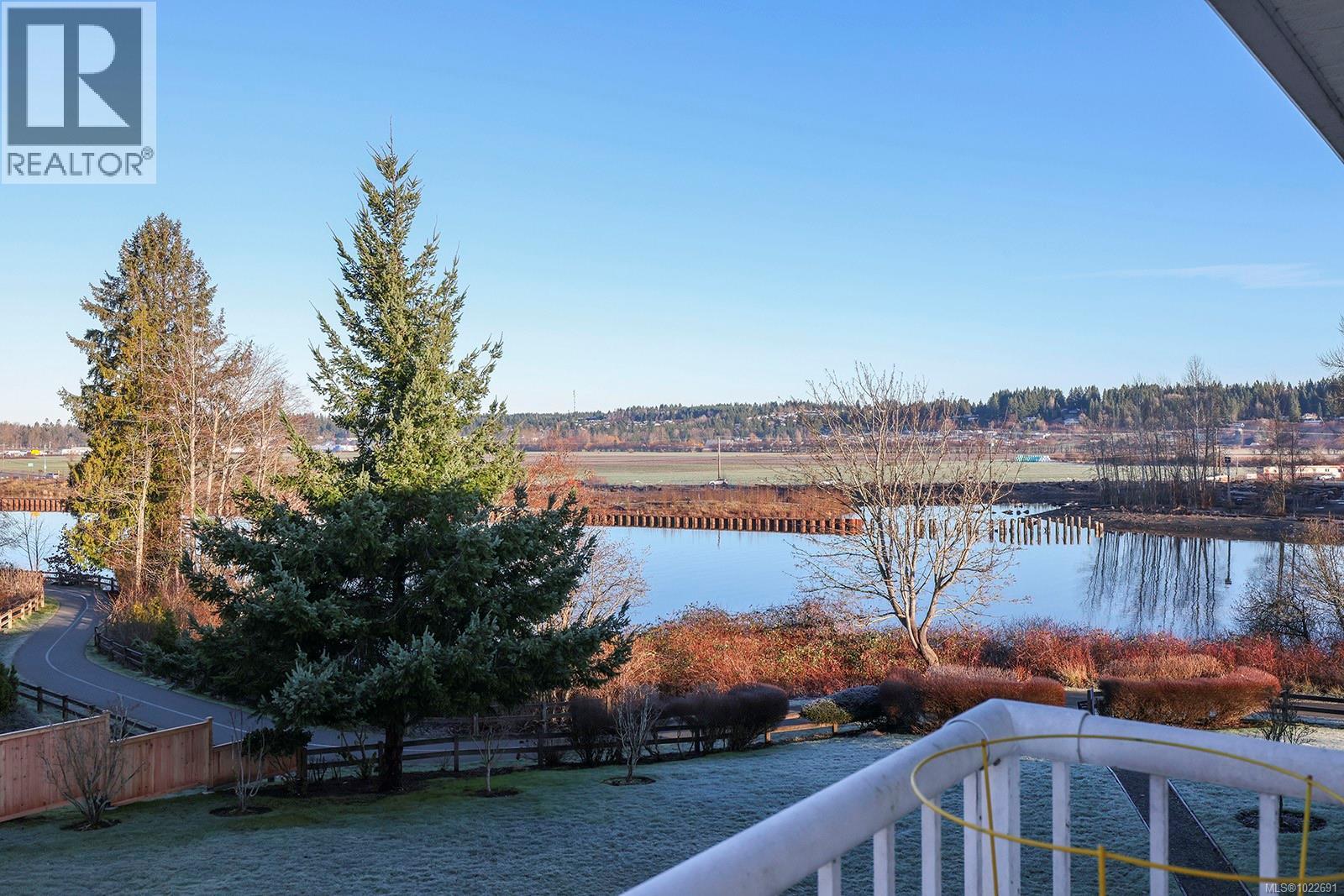 33 111 20th St, Courtenay