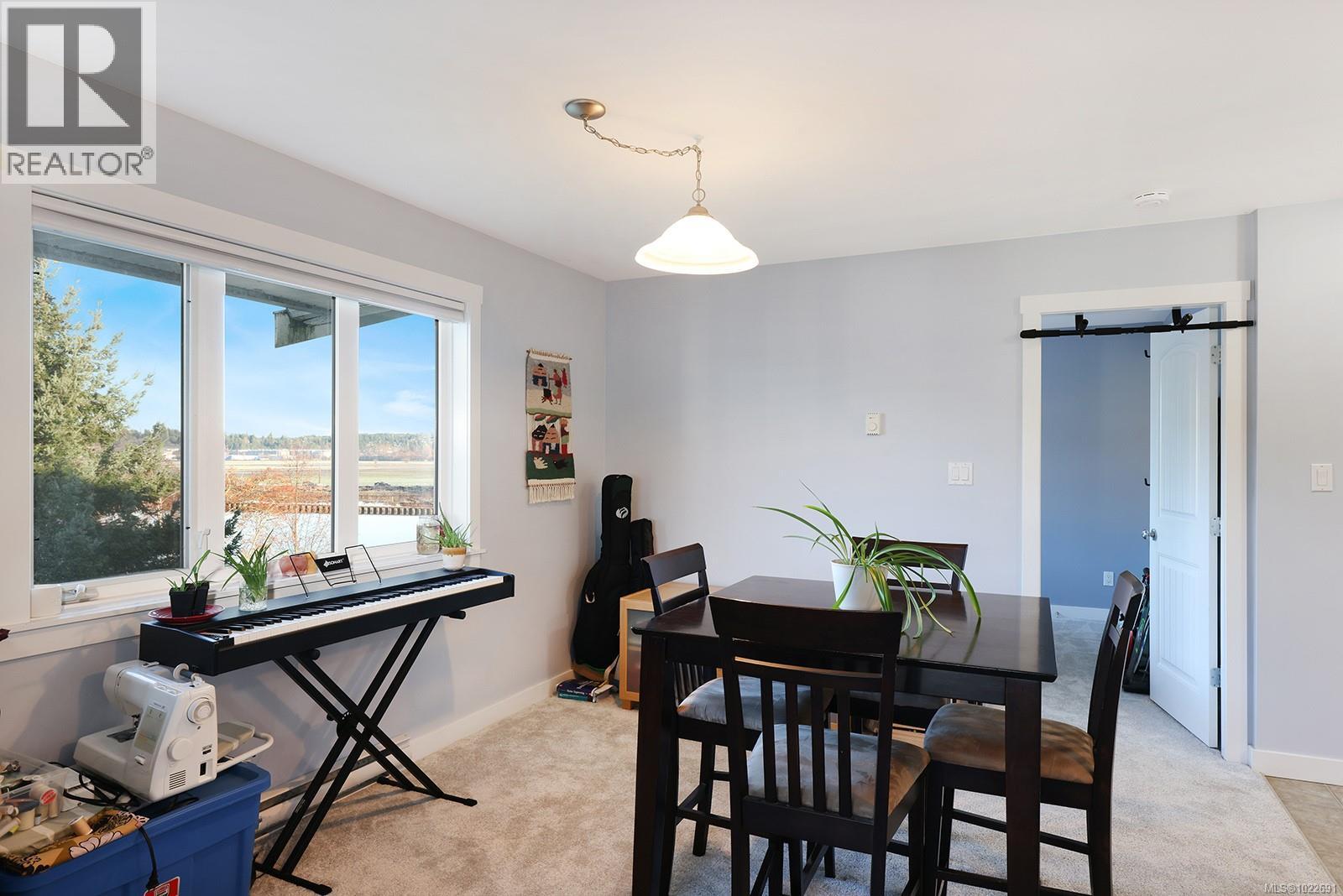 33 111 20th St, Courtenay