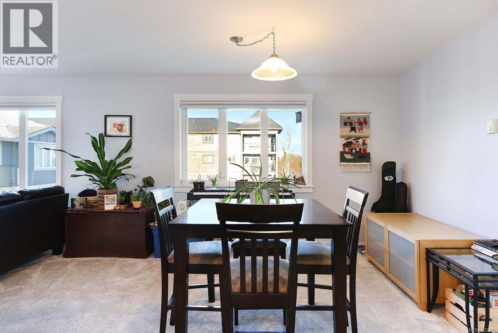 33 111 20th St, Courtenay