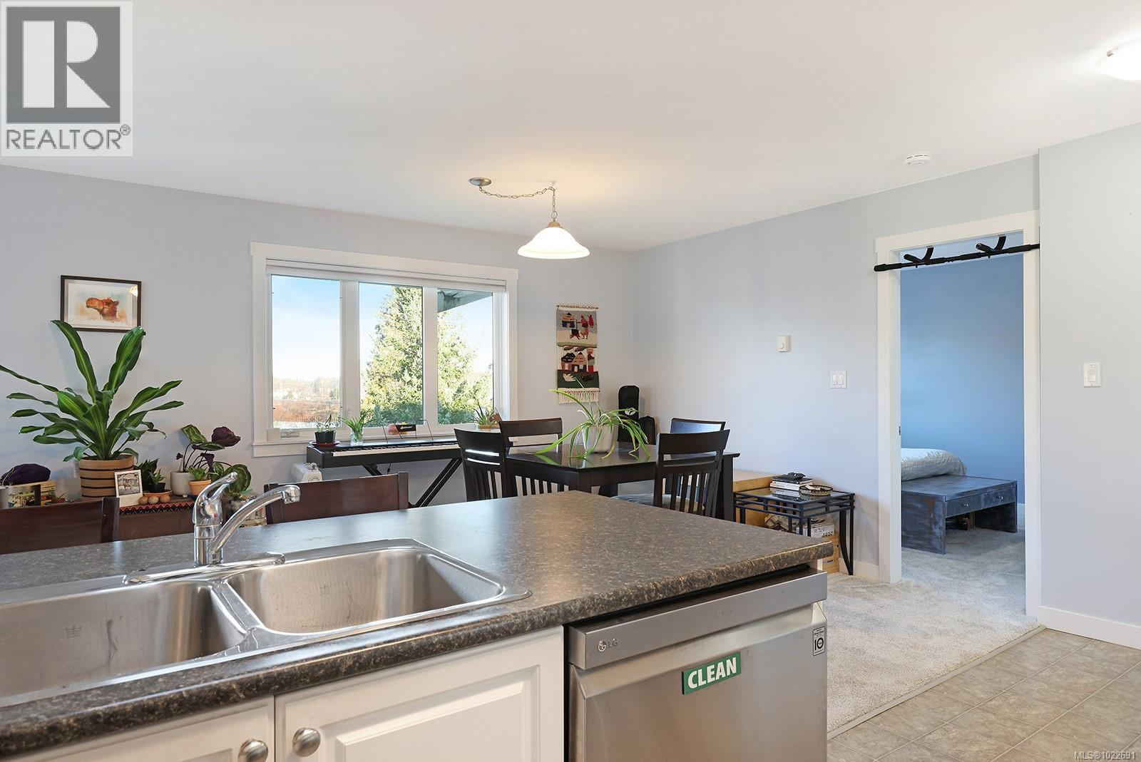 33 111 20th St, Courtenay