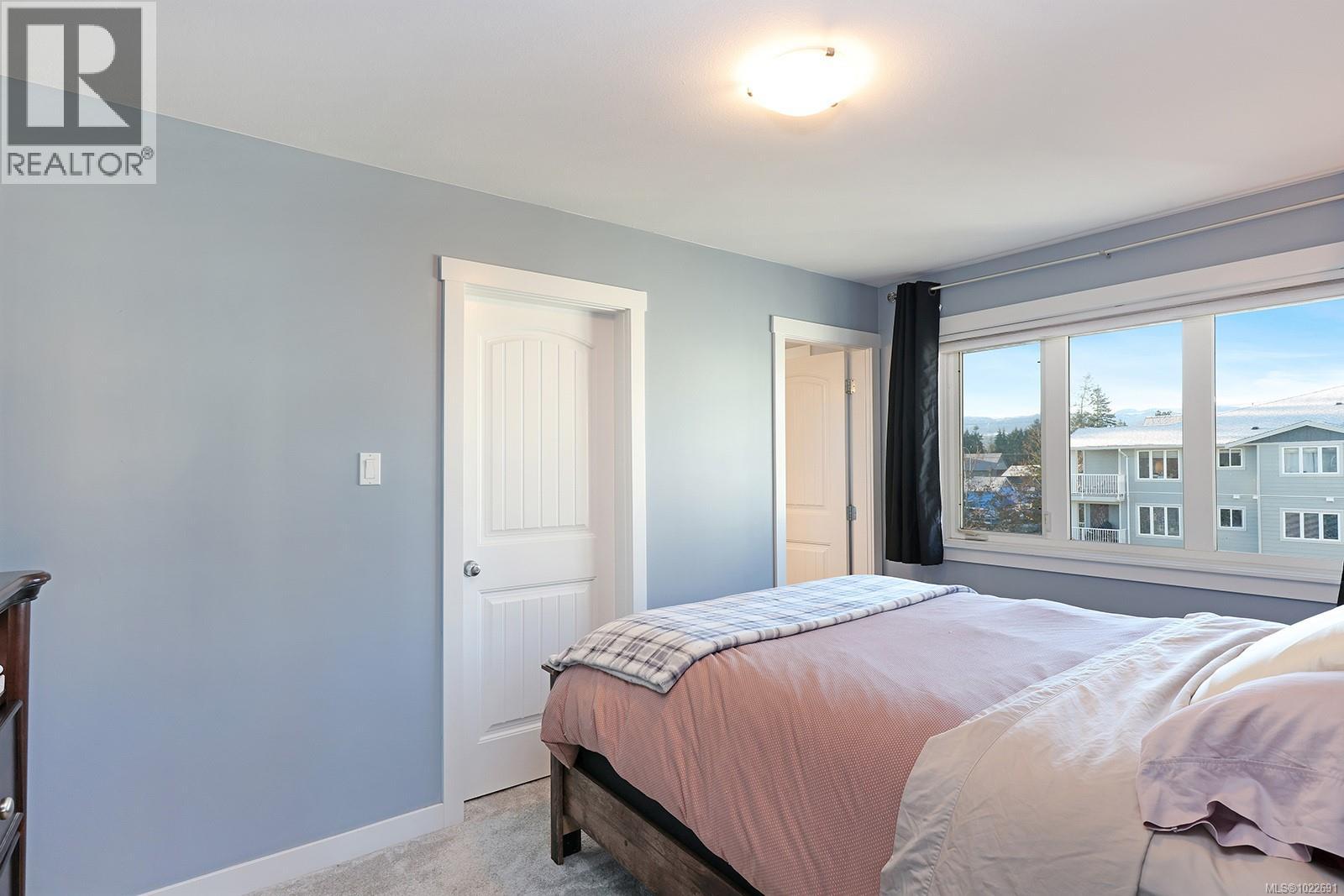 33 111 20th St, Courtenay