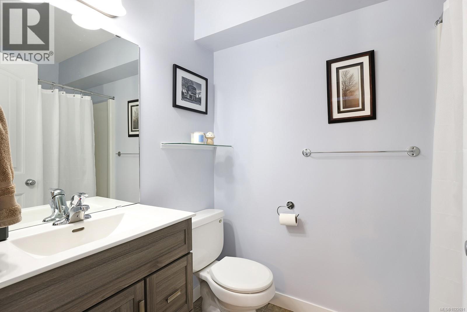 33 111 20th St, Courtenay