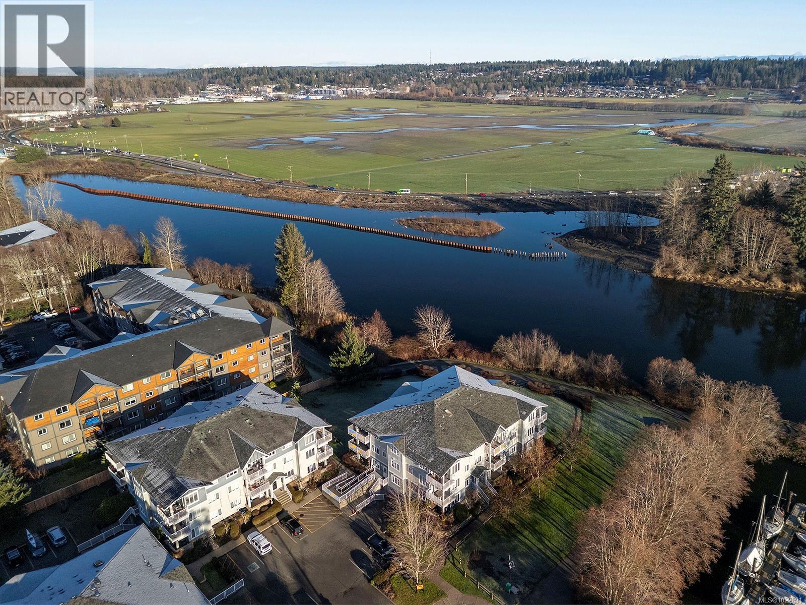 33 111 20th St, Courtenay