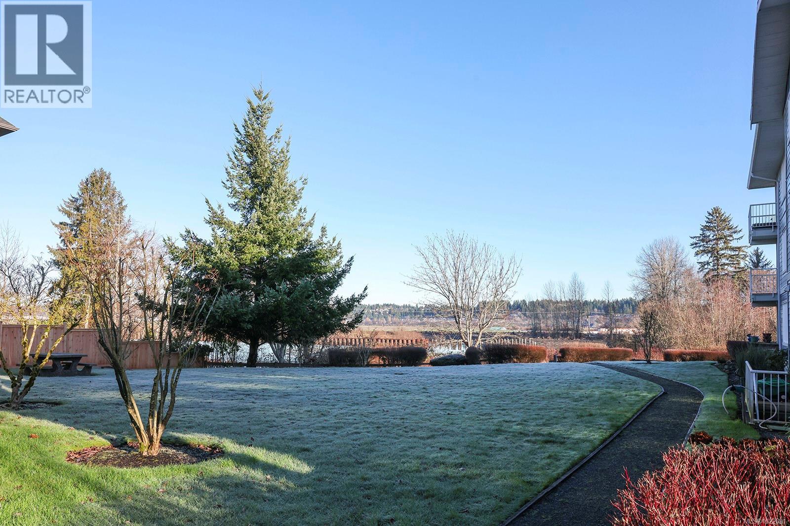 33 111 20th St, Courtenay