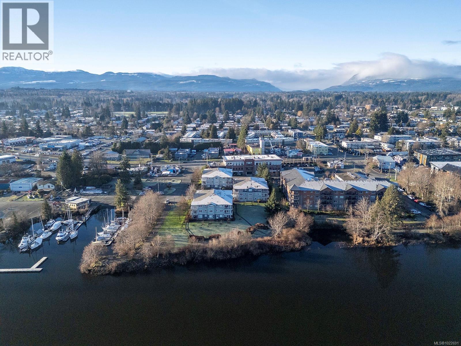 33 111 20th St, Courtenay