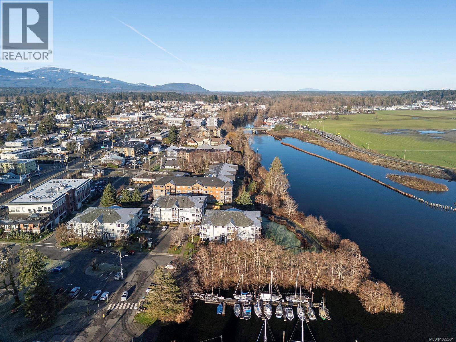 33 111 20th St, Courtenay