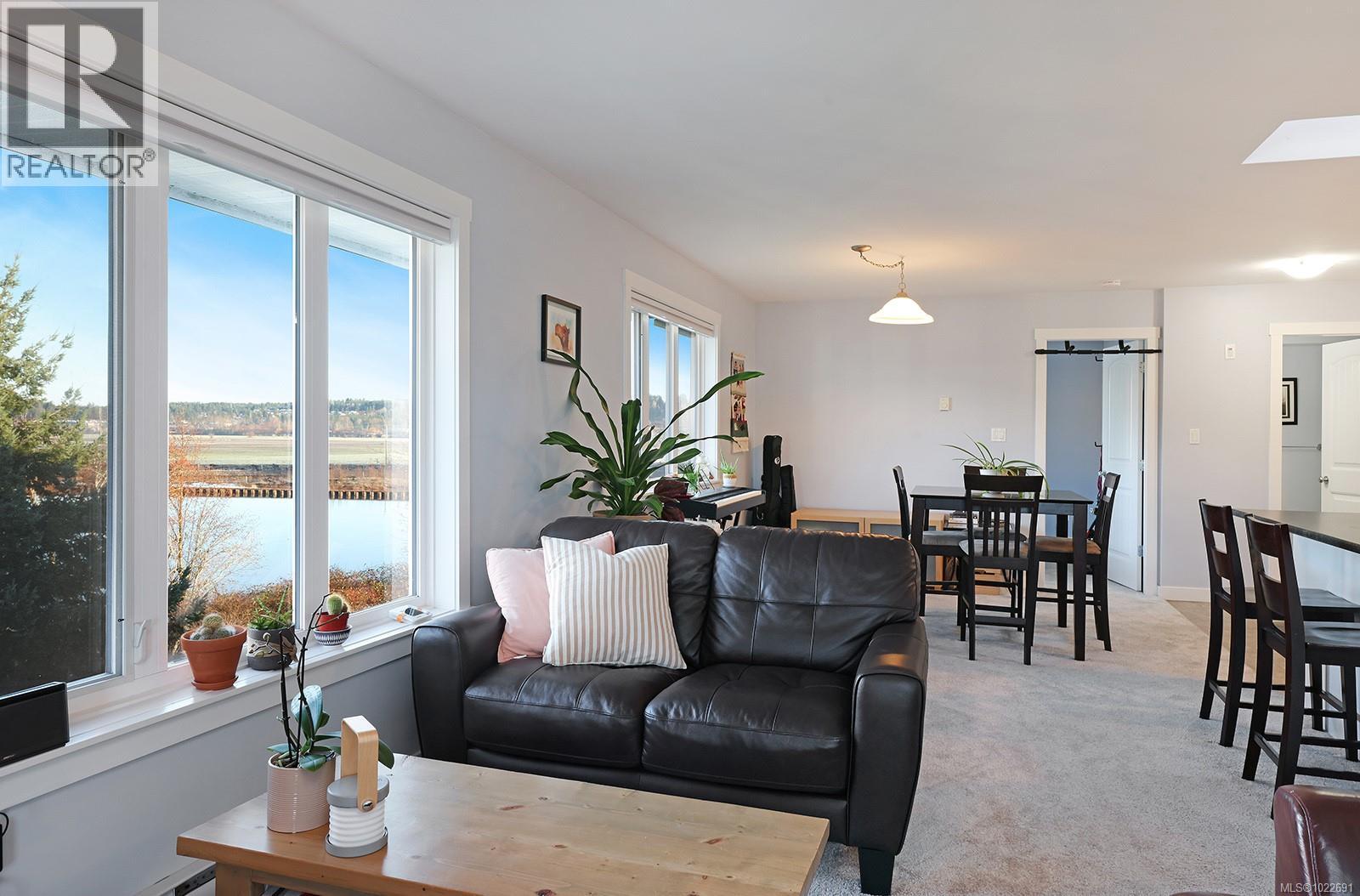 33 111 20th St, Courtenay