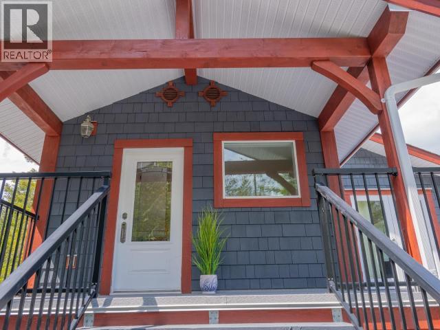 2389 WALL STREET, Texada Island