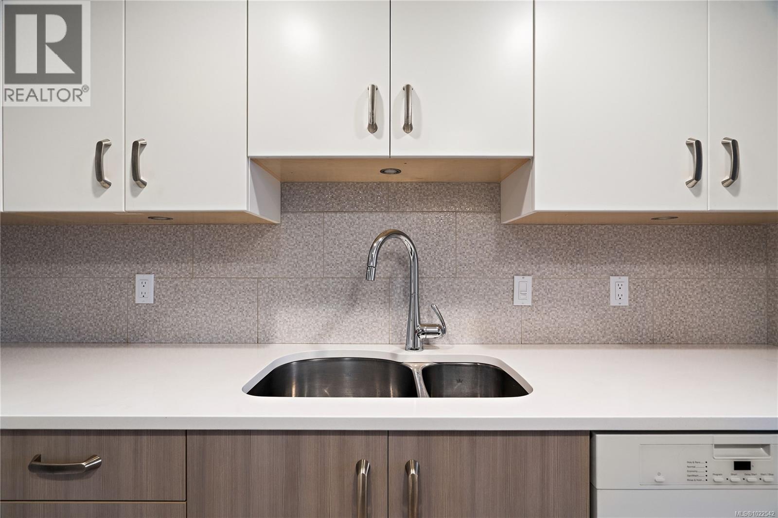 503 9805 Second St, Sidney