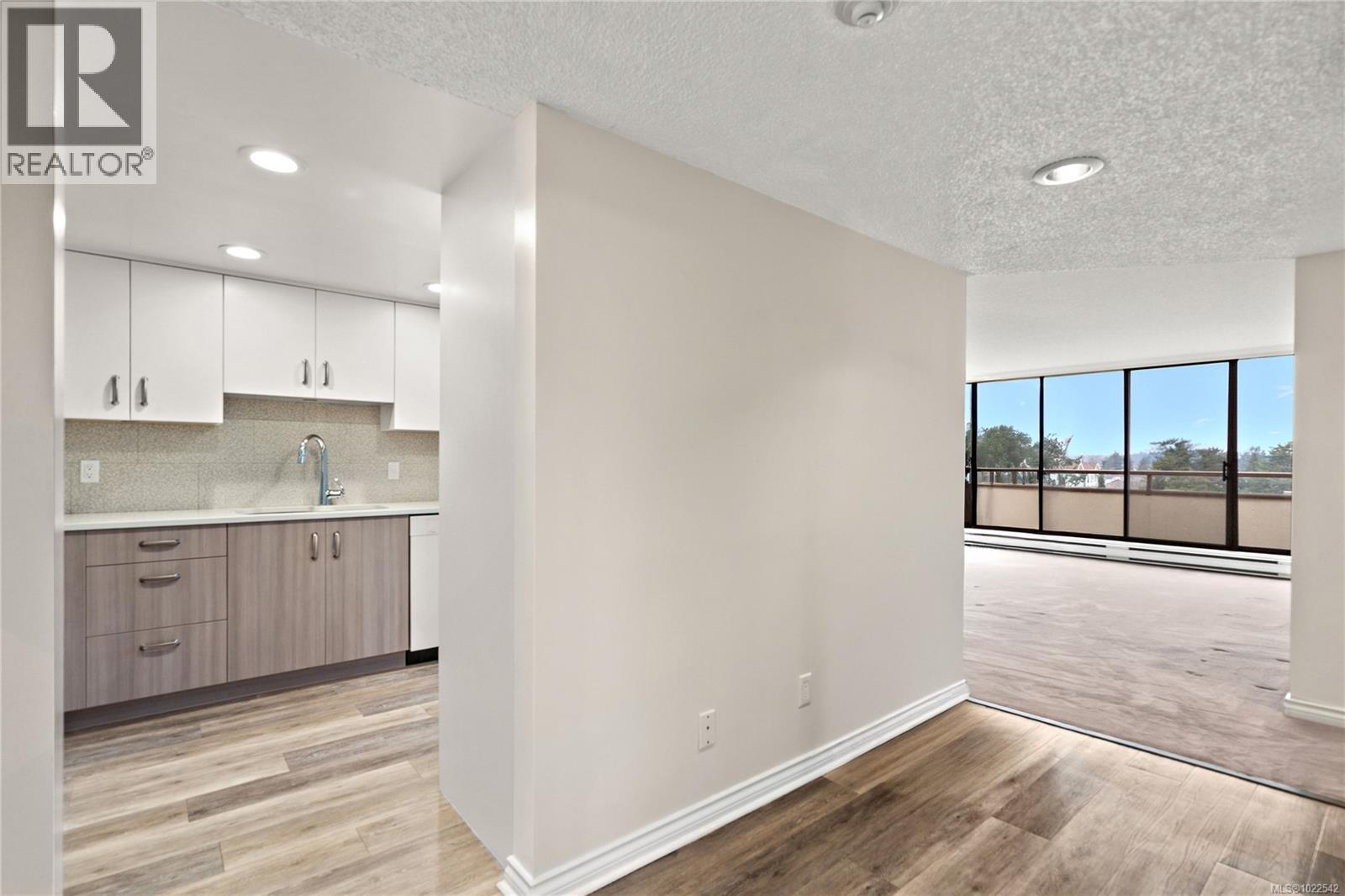 503 9805 Second St, Sidney