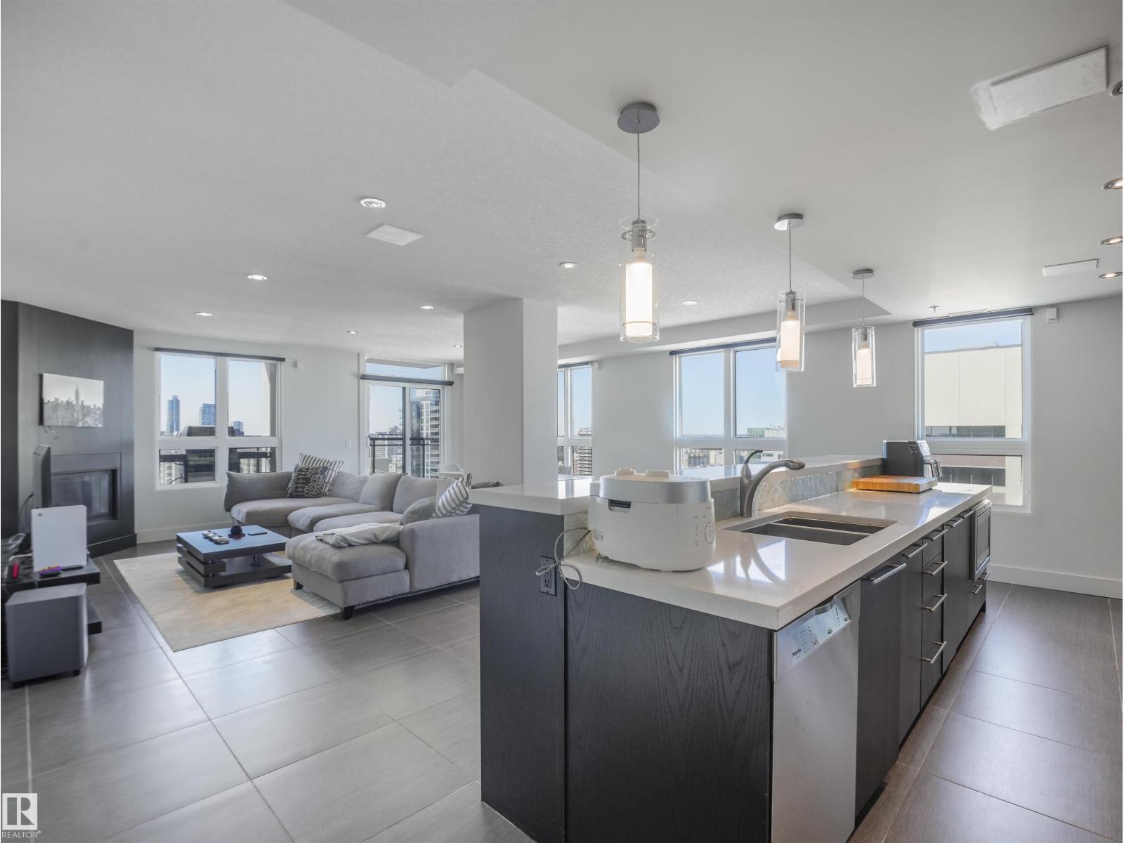 #1704 9939 109 ST NW - 2