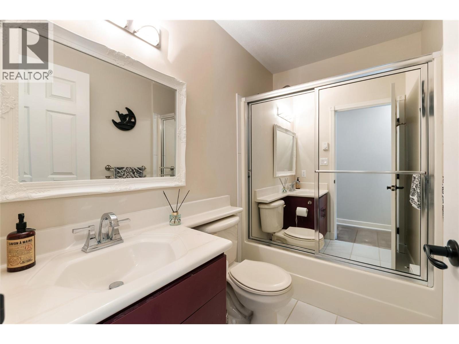 1998 Hwy 97 Highway, Okanagan Falls