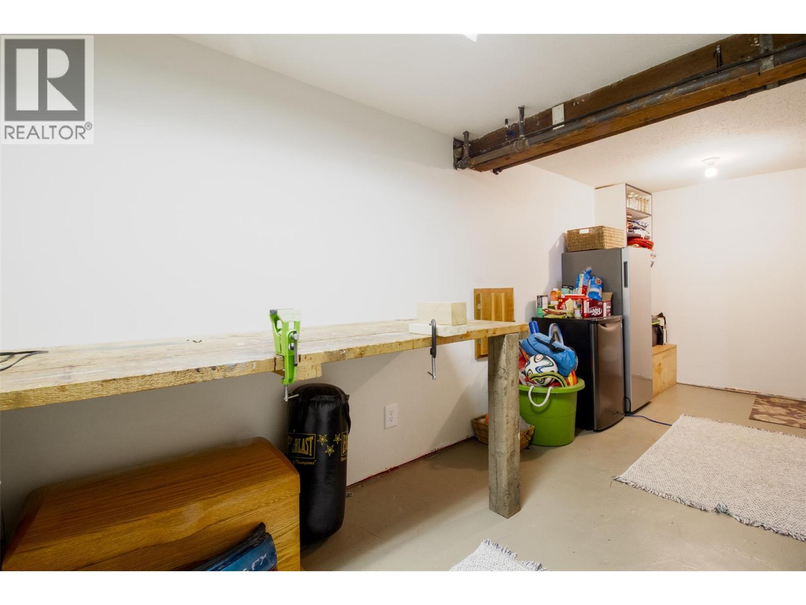 409 Third Street E, Revelstoke