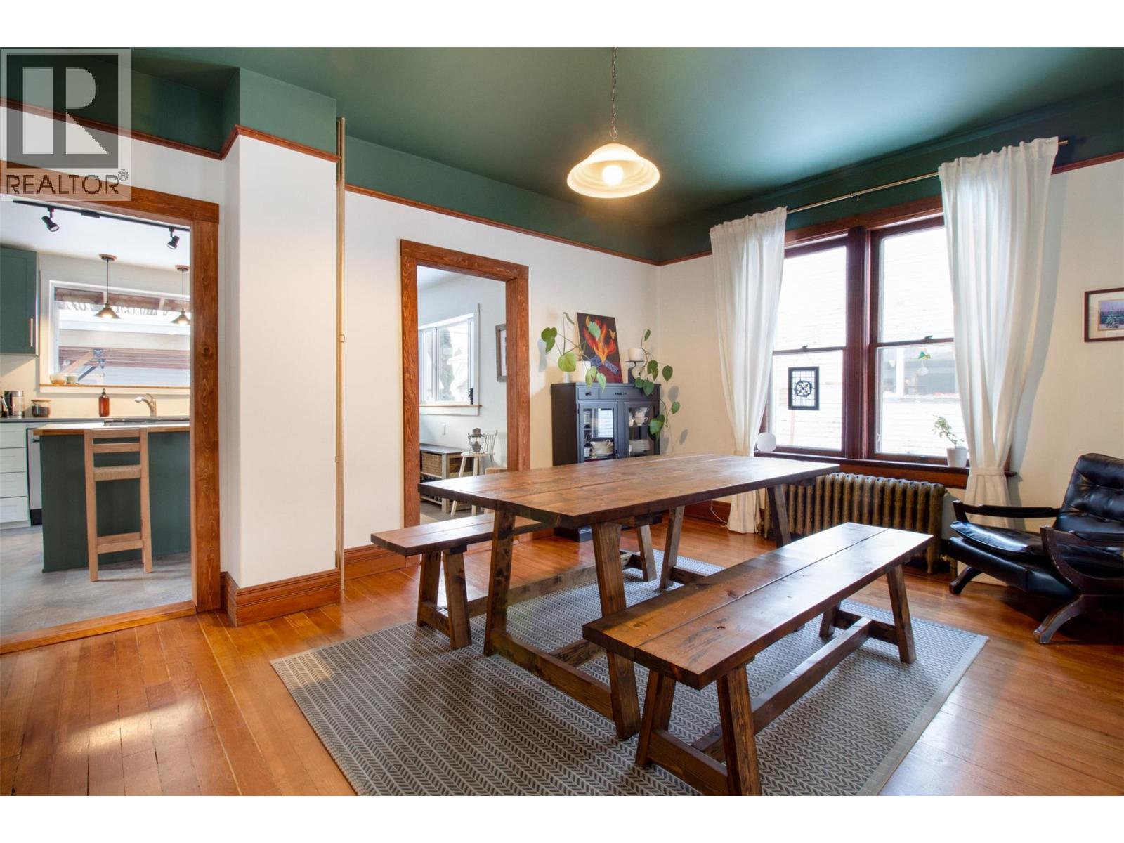 409 Third Street E, Revelstoke