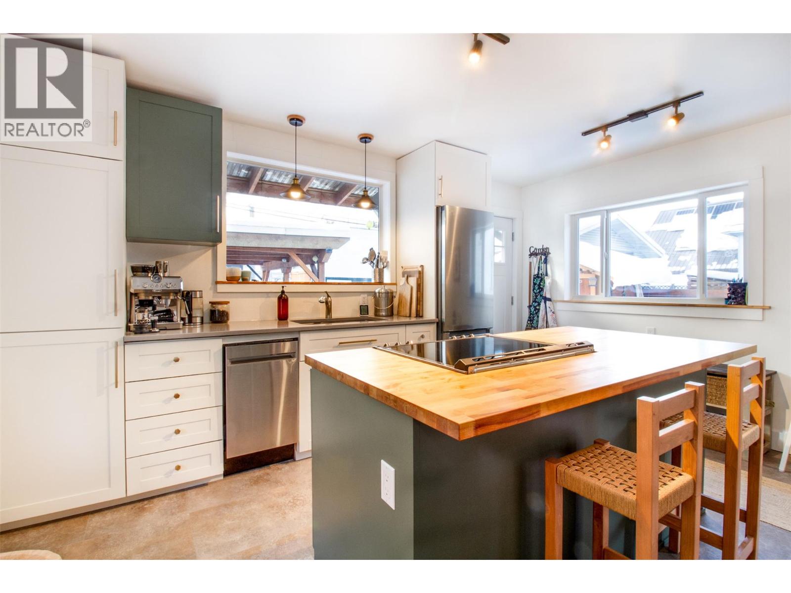 409 Third Street E, Revelstoke