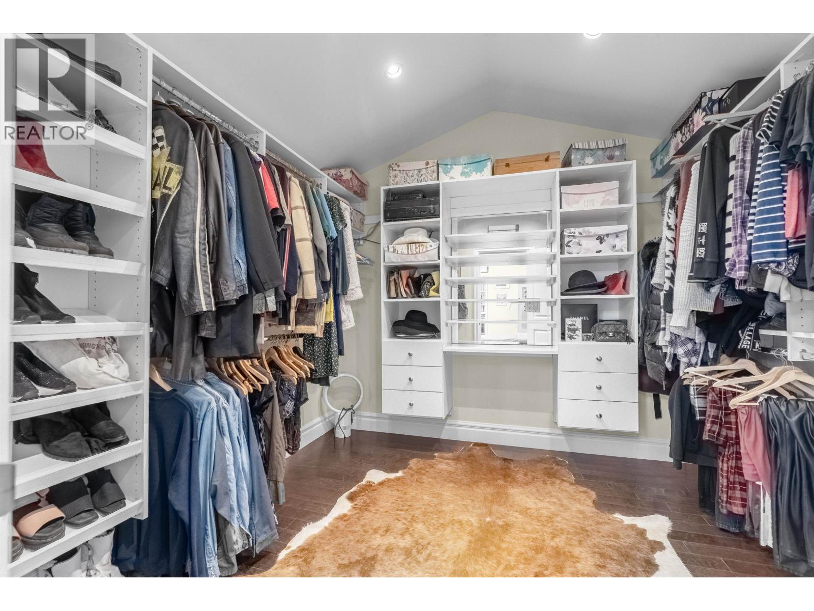 324 E 24TH STREET, North Vancouver