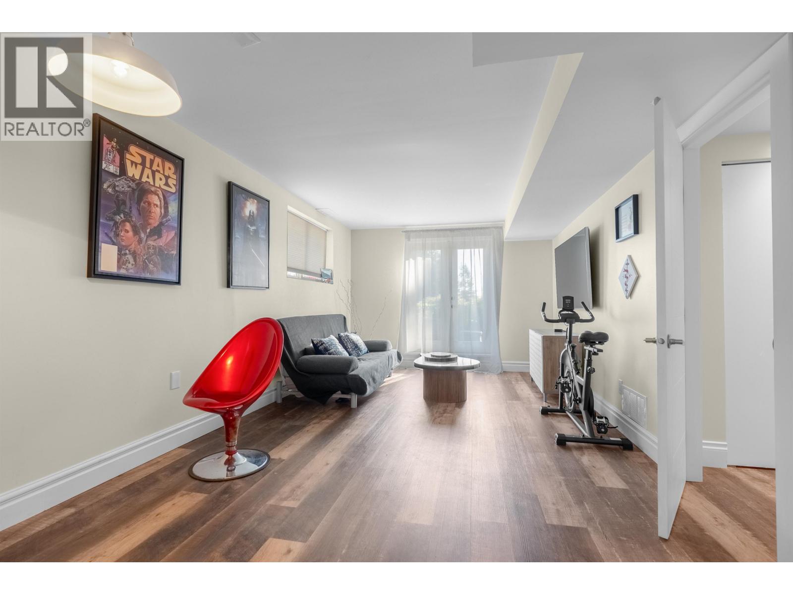 324 E 24TH STREET, North Vancouver