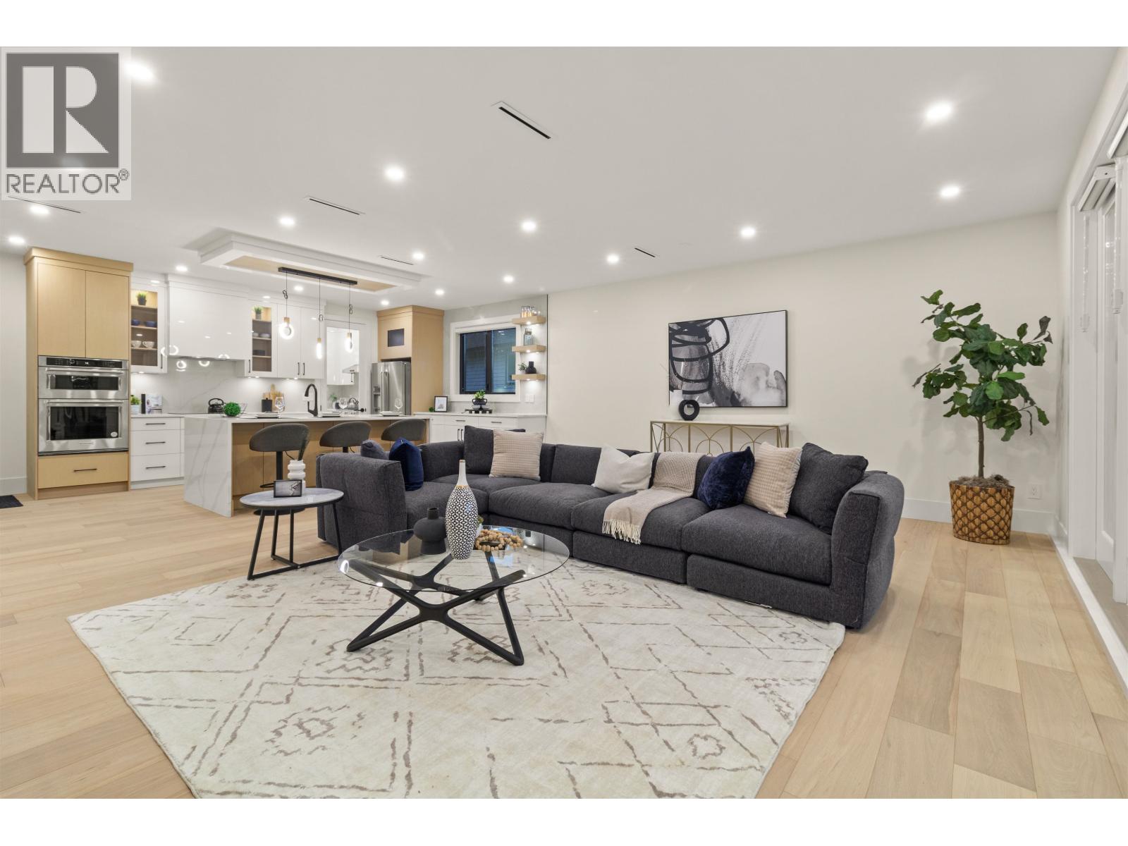 970 LAUREL COURT, Coquitlam