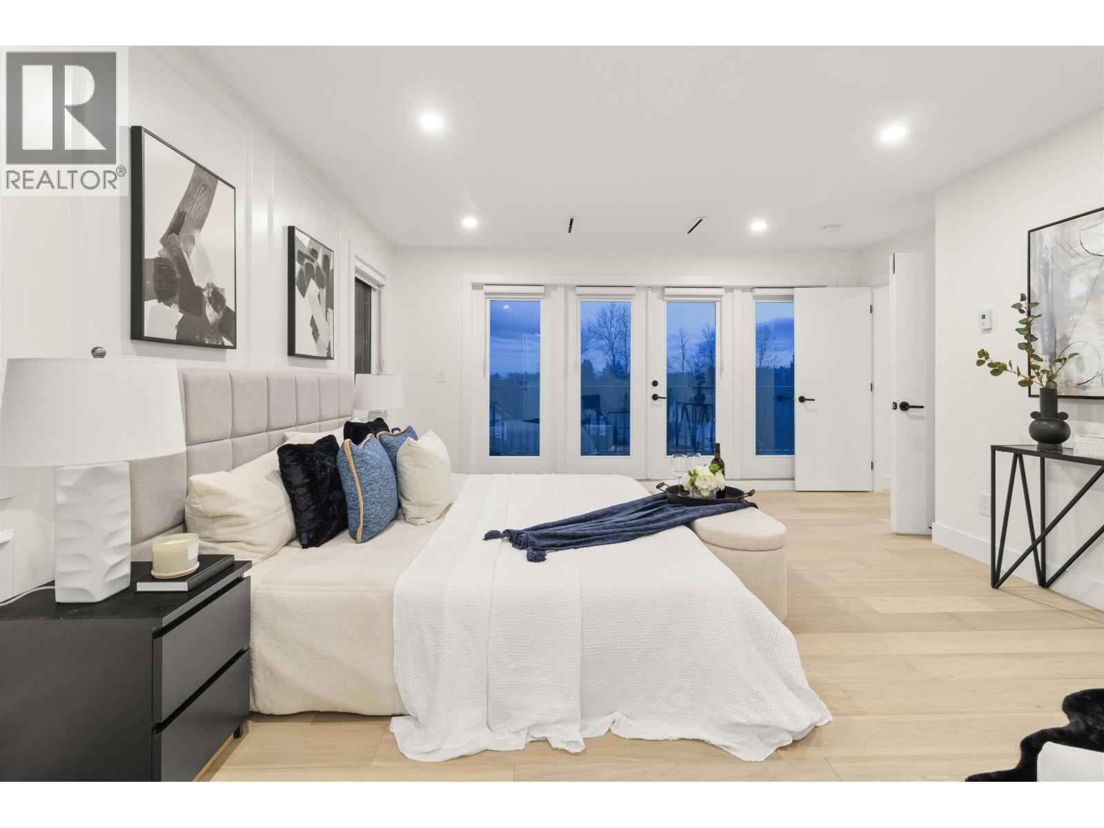 970 LAUREL COURT, Coquitlam