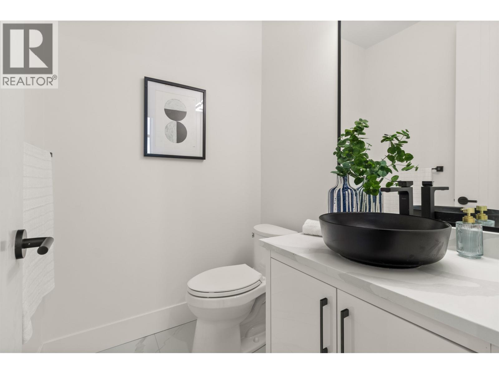 970 LAUREL COURT, Coquitlam