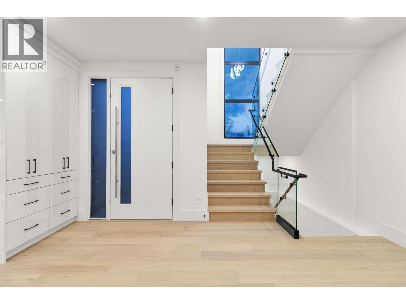 970 LAUREL COURT, Coquitlam