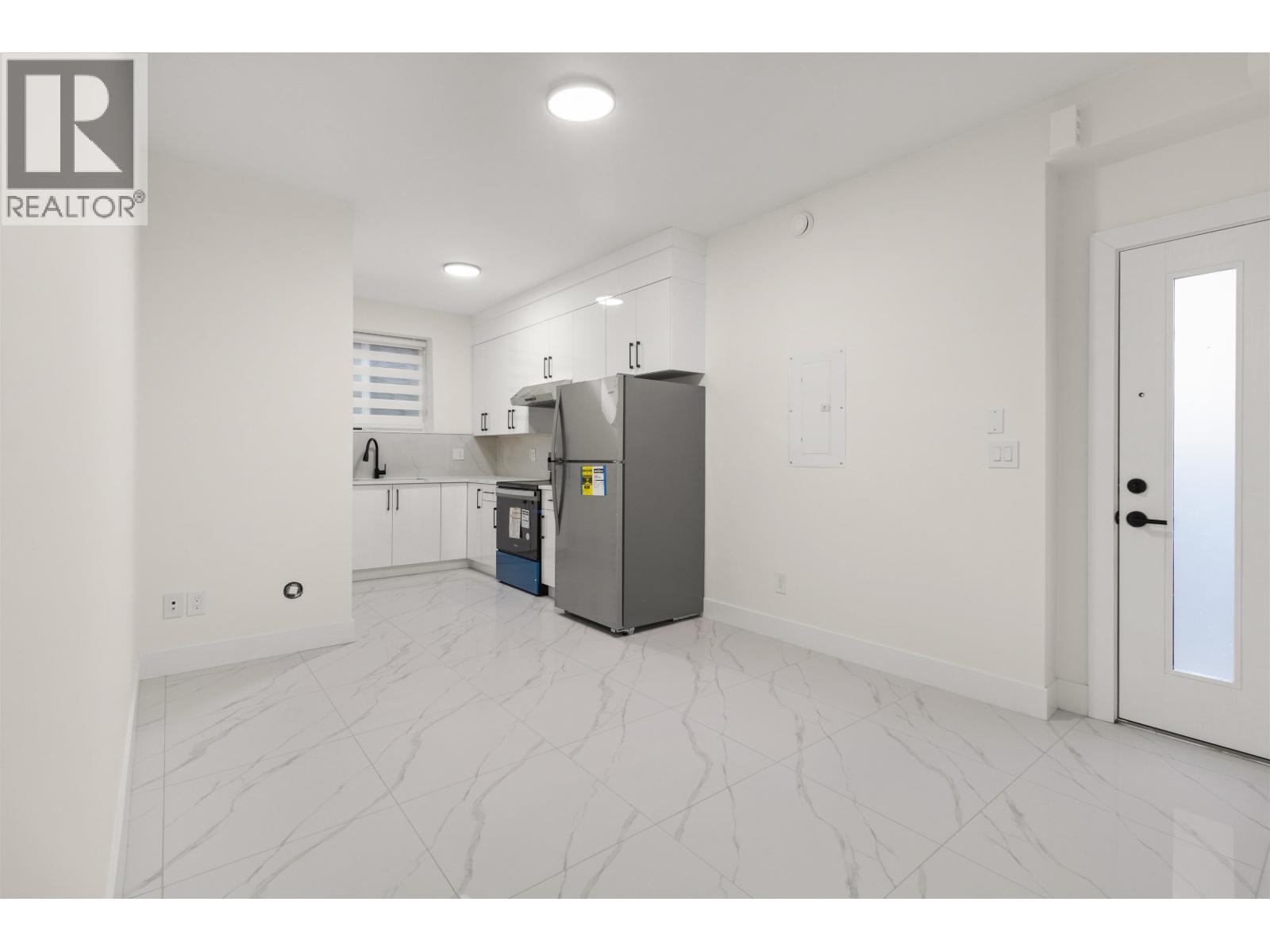 970 LAUREL COURT, Coquitlam