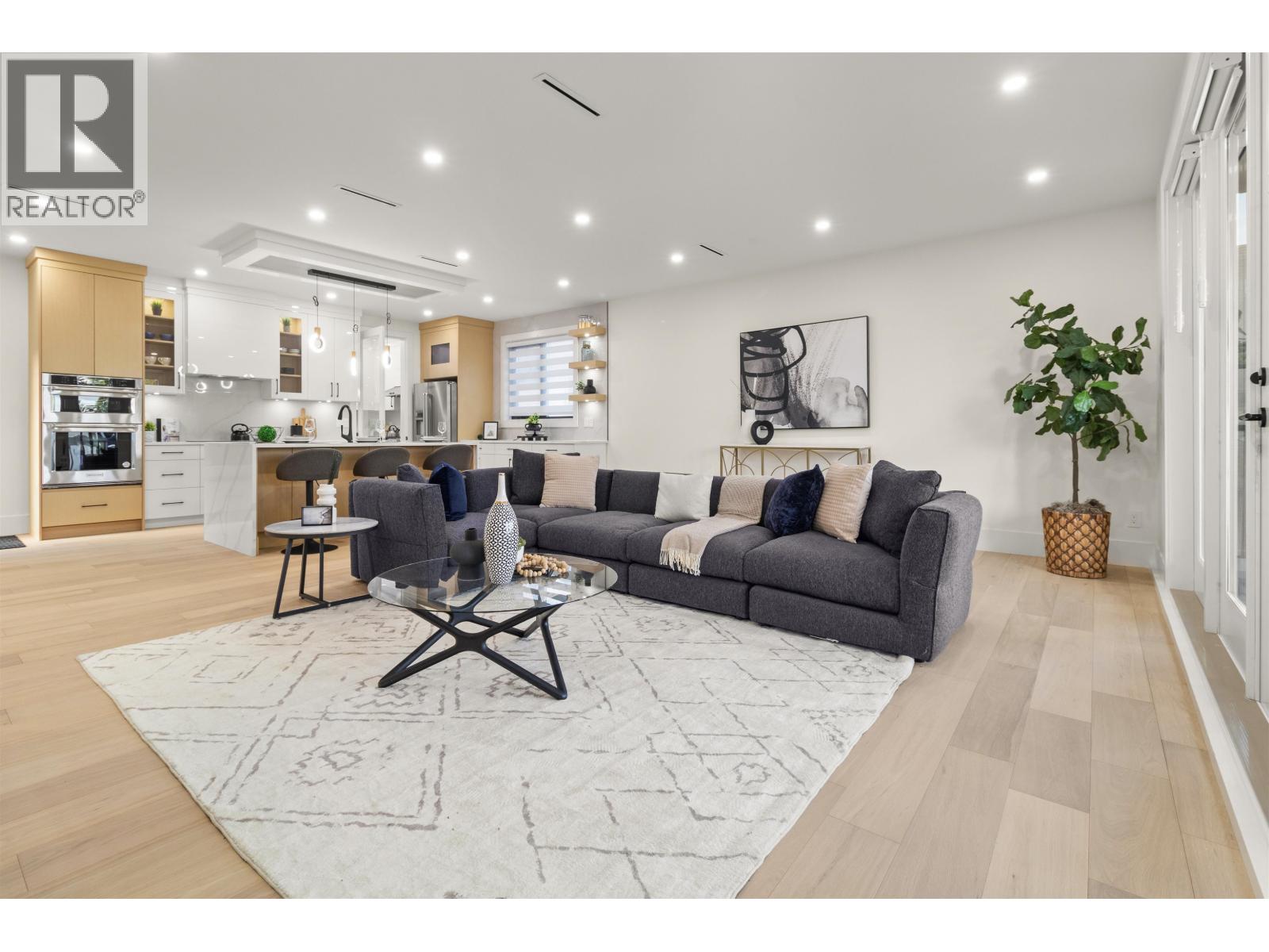 970 LAUREL COURT, Coquitlam