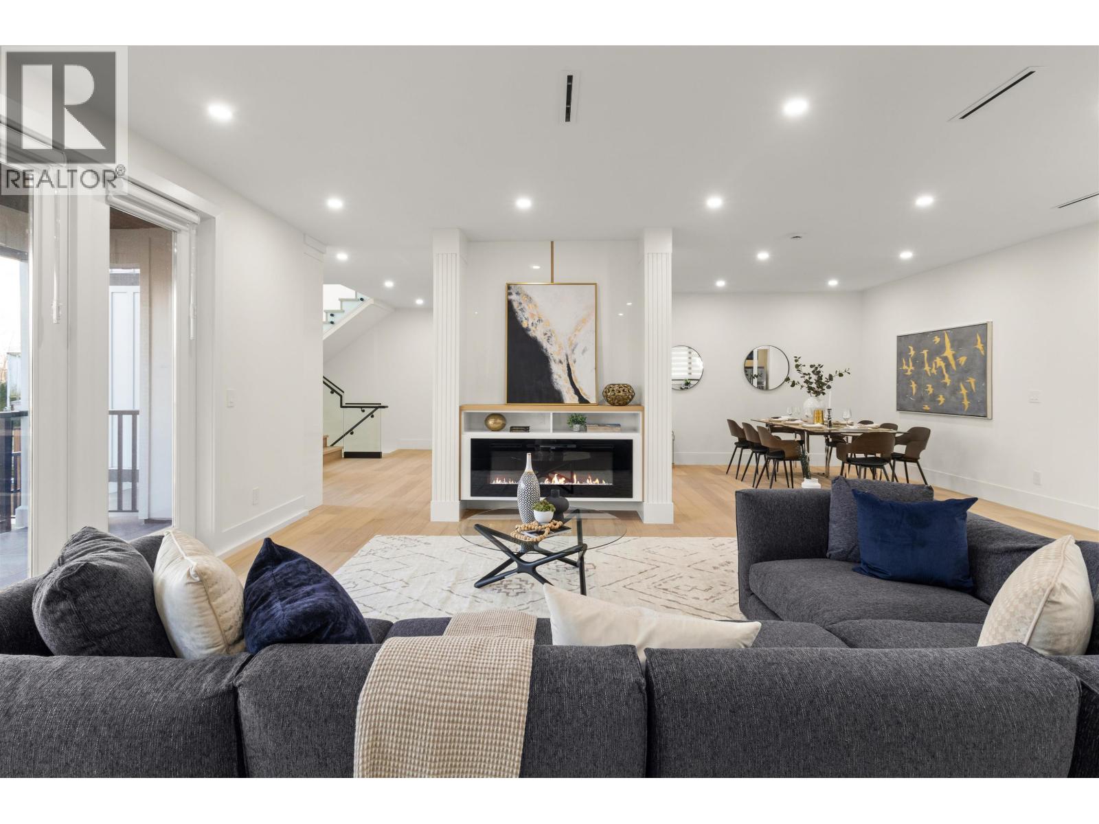 970 LAUREL COURT, Coquitlam