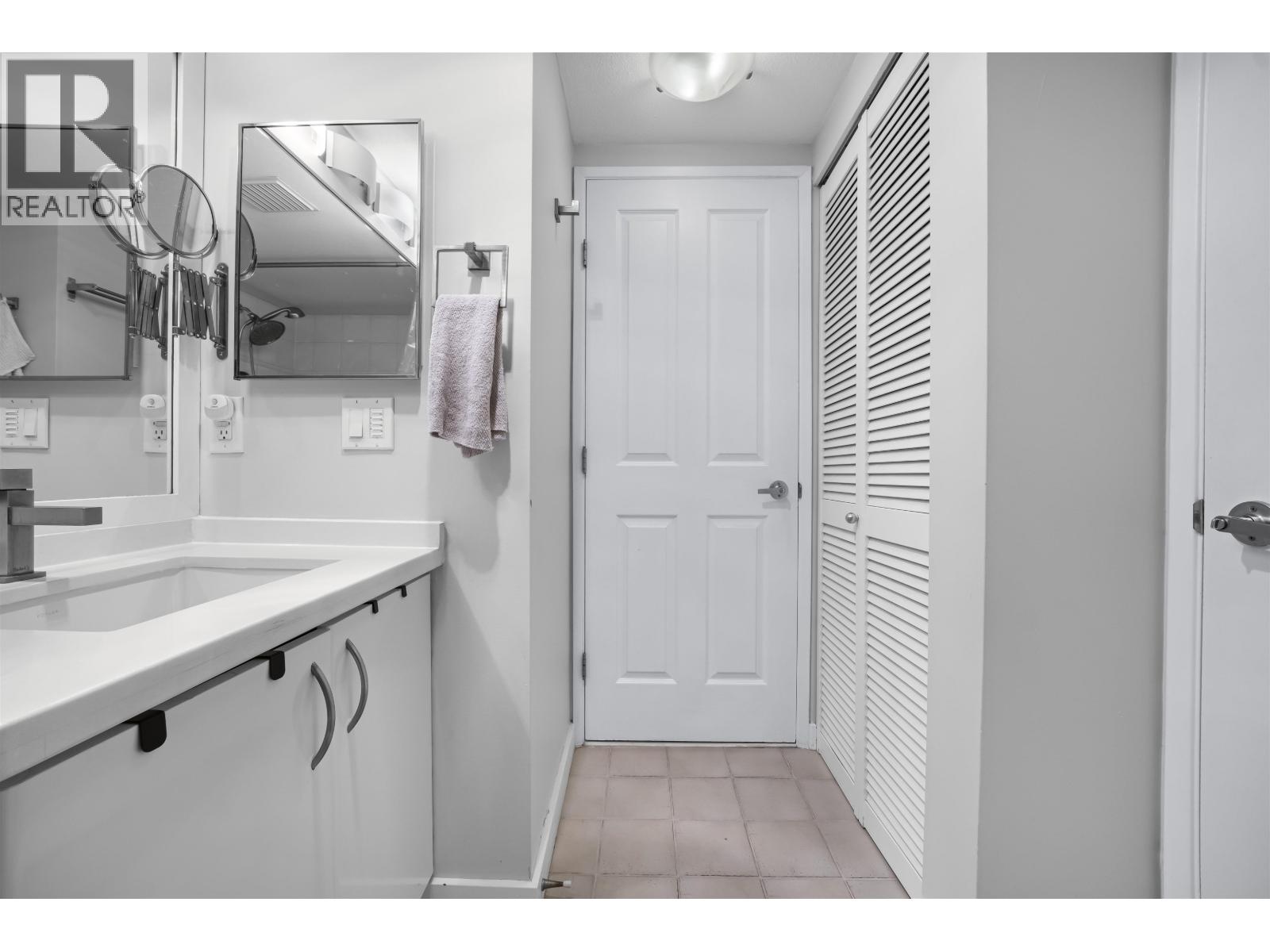 101 3023 W 4TH AVENUE, Vancouver