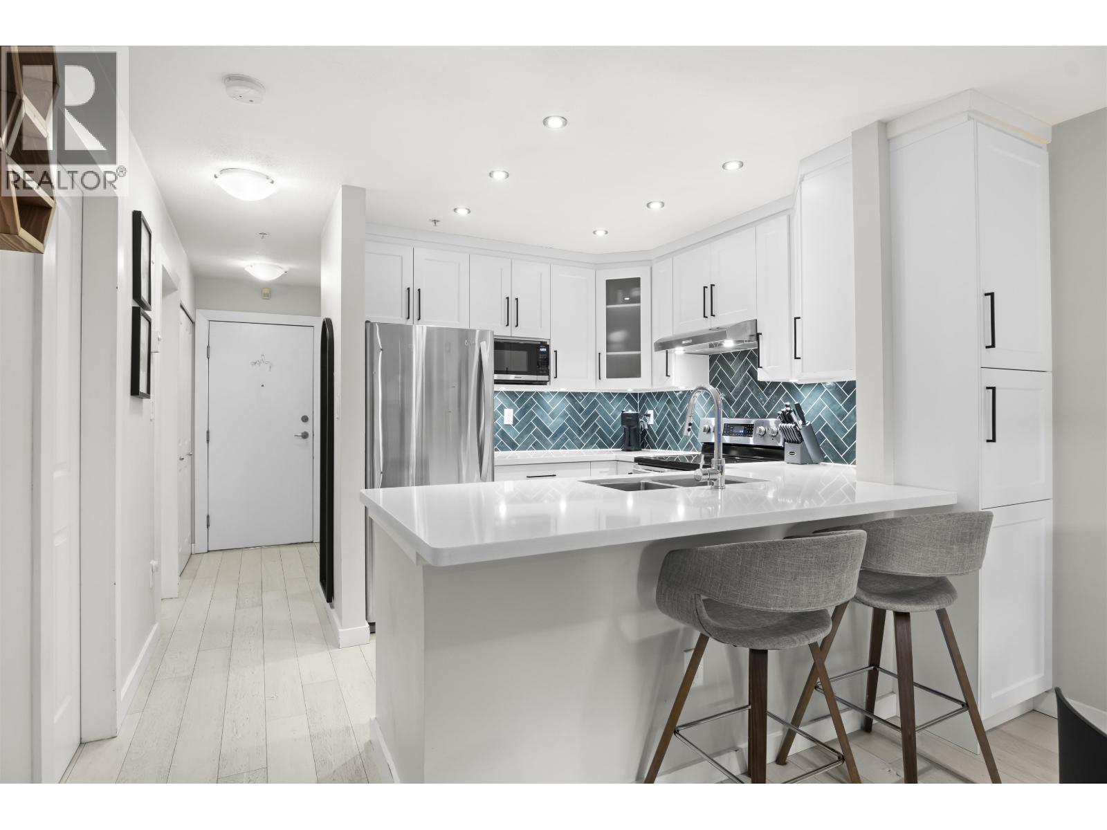 101 3023 W 4TH AVENUE, Vancouver