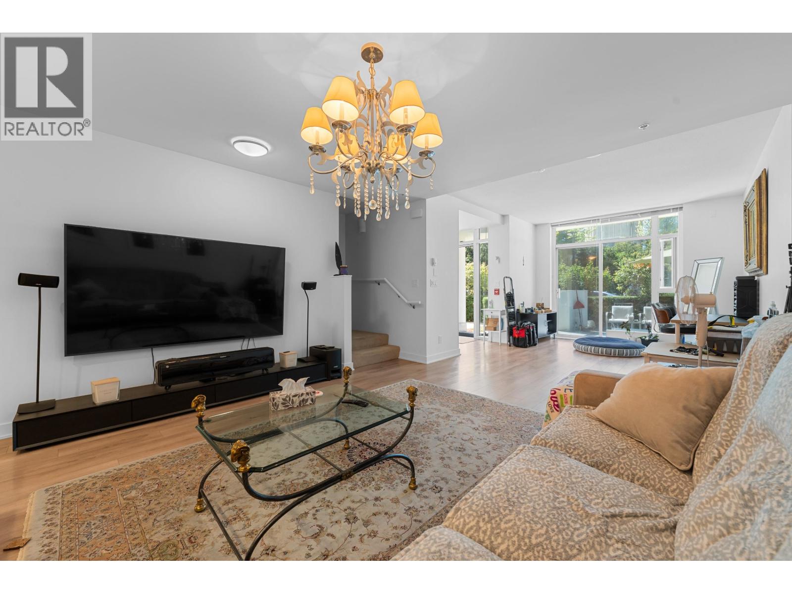 8980 UNIVERSITY CRESCENT, Burnaby