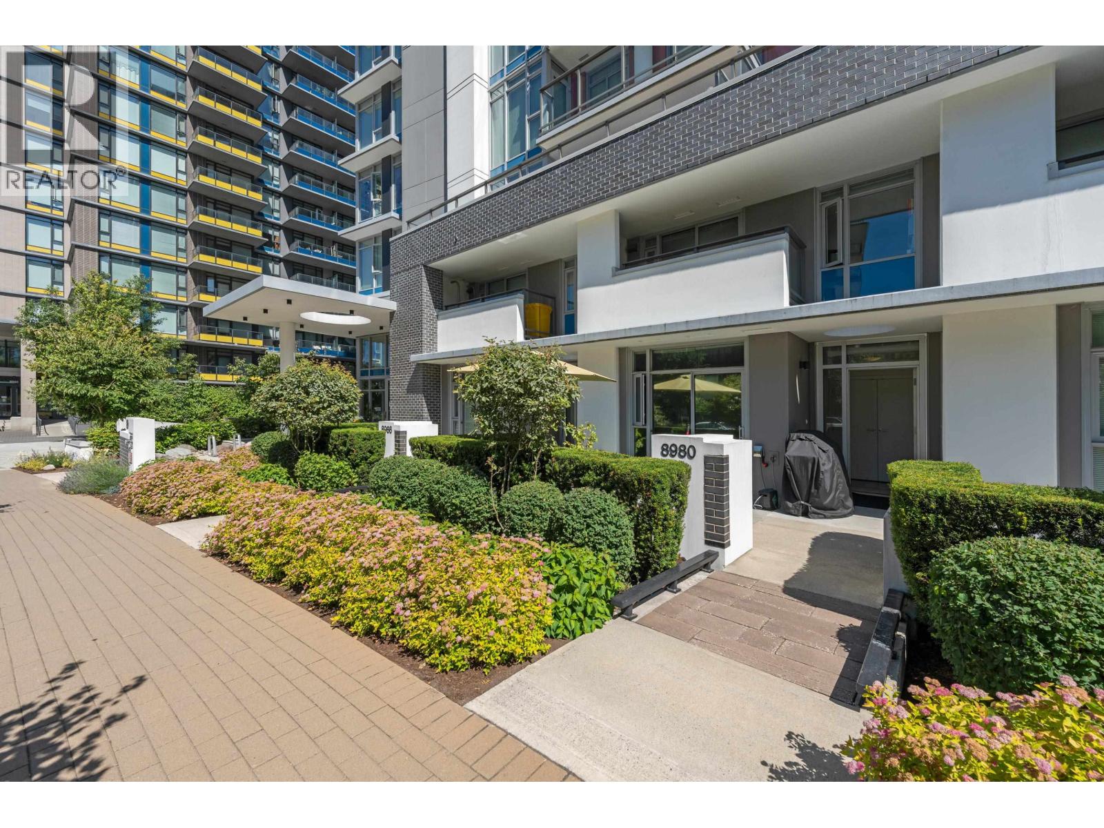 8980 UNIVERSITY CRESCENT, Burnaby