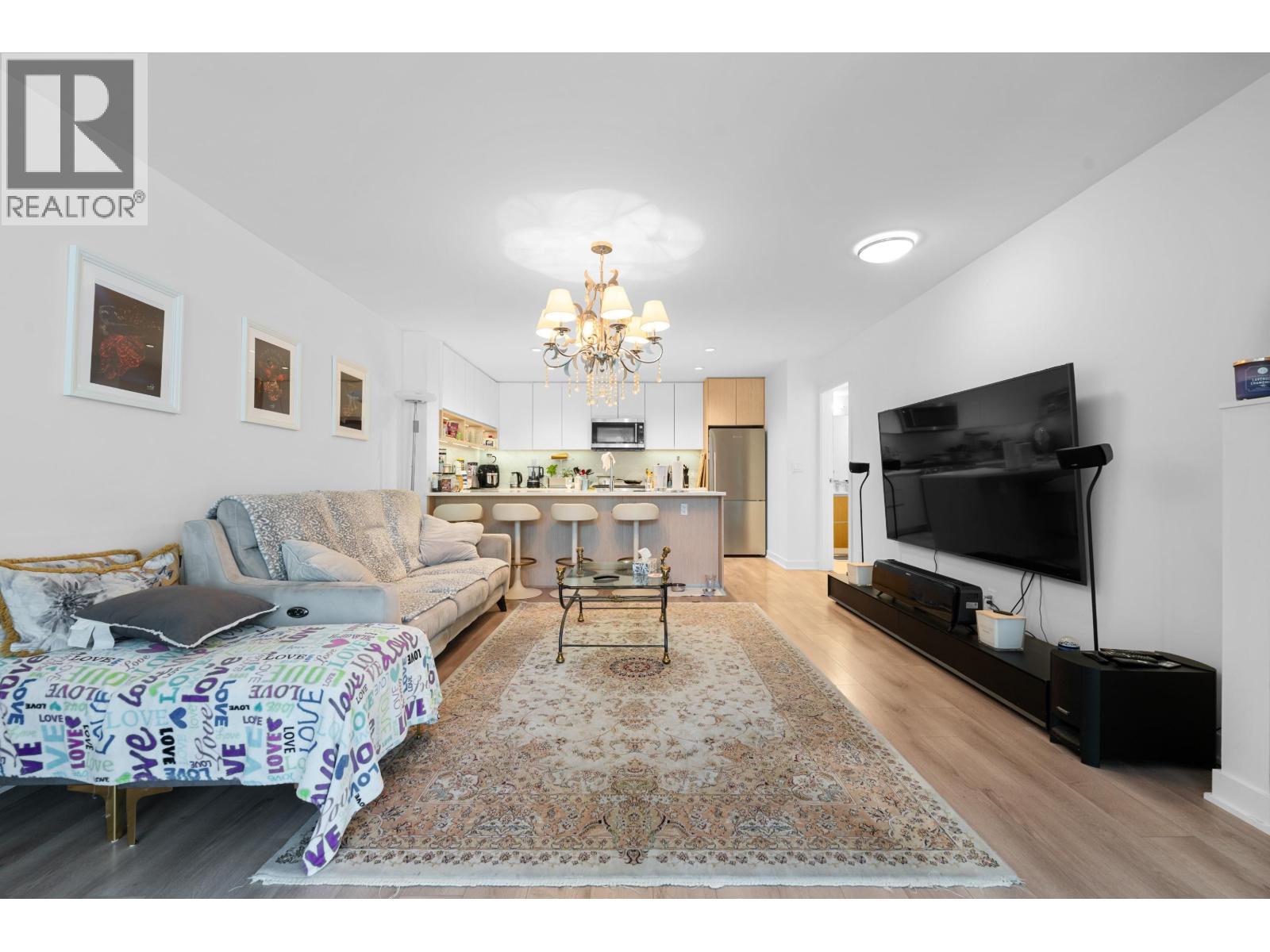 8980 UNIVERSITY CRESCENT, Burnaby