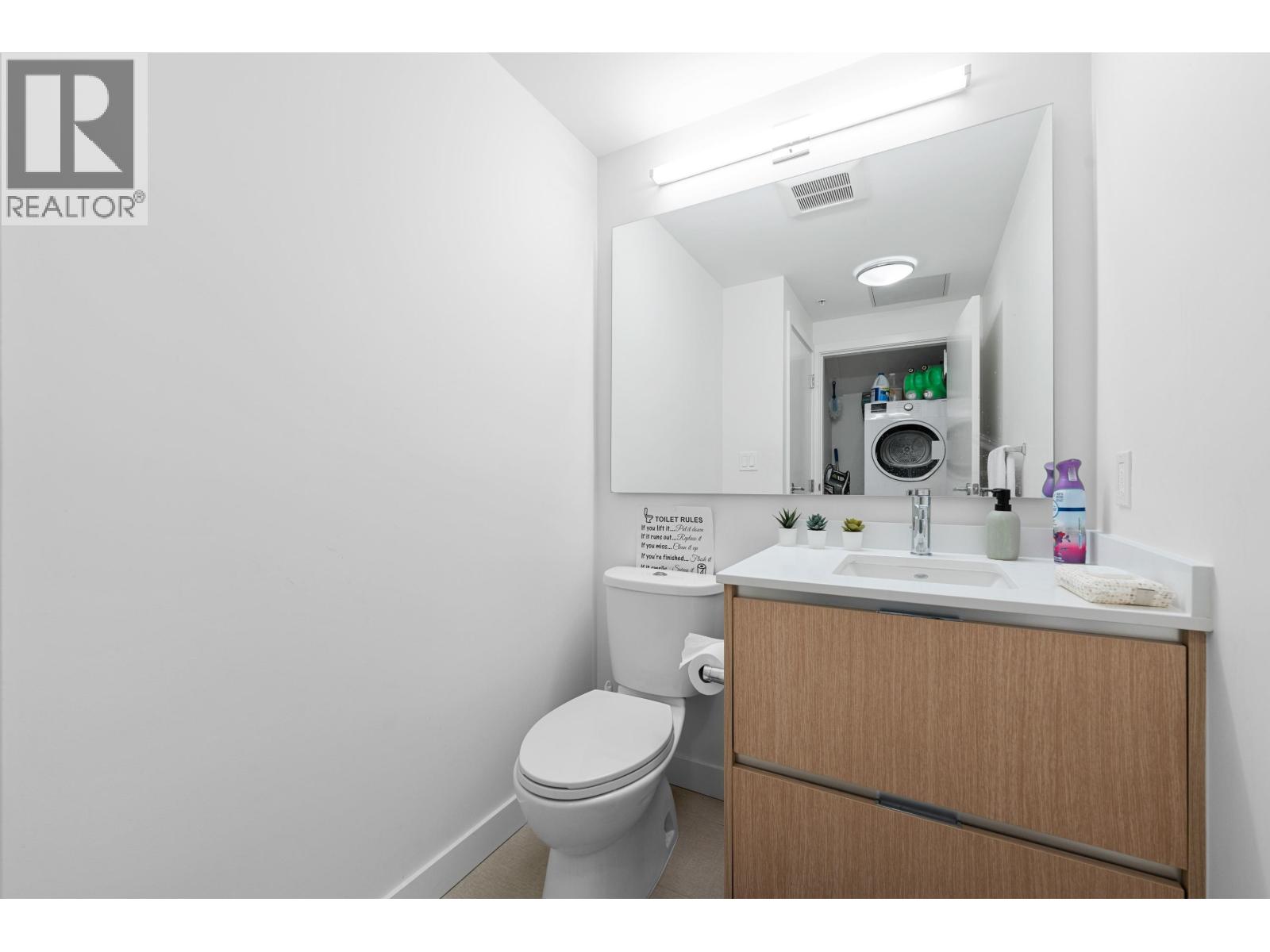 8980 UNIVERSITY CRESCENT, Burnaby