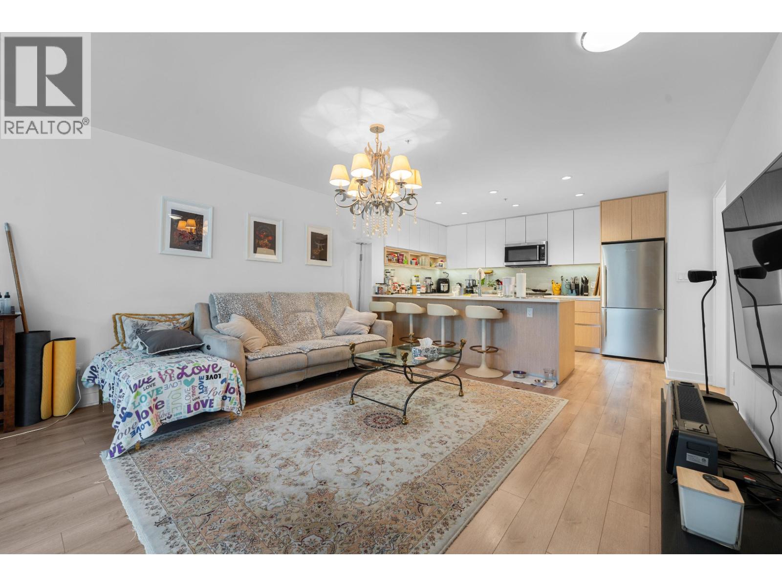 8980 UNIVERSITY CRESCENT, Burnaby