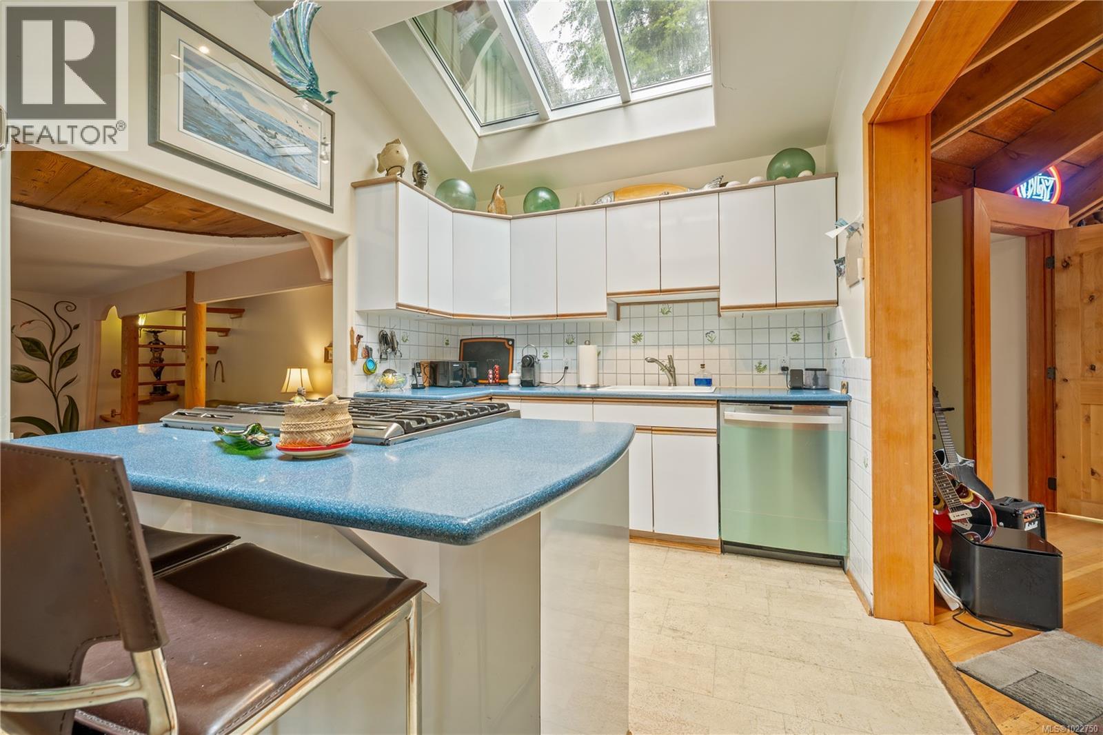 1364 Chesterman Beach Rd, Tofino