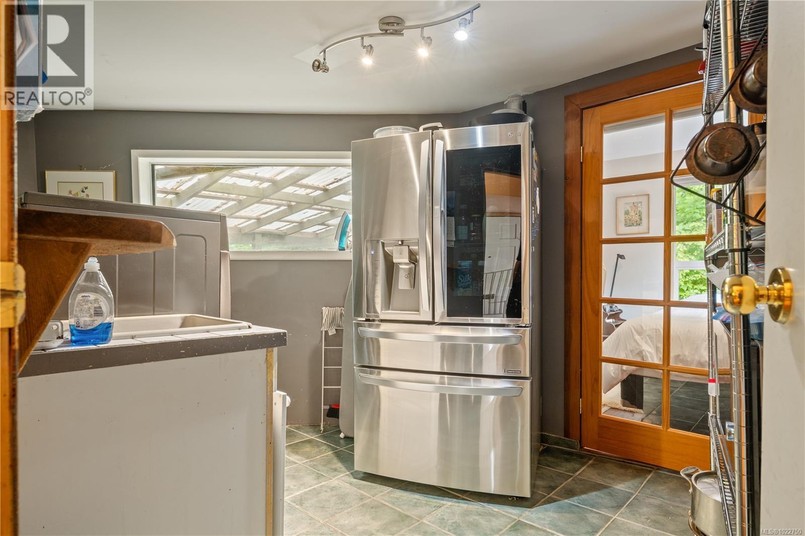 1364 Chesterman Beach Rd, Tofino