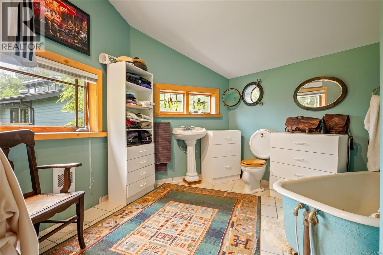 1364 Chesterman Beach Rd, Tofino