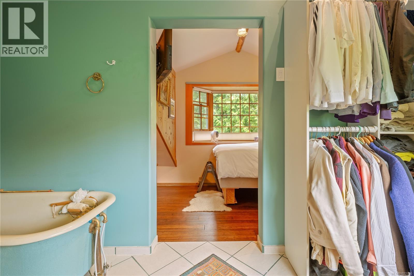 1364 Chesterman Beach Rd, Tofino