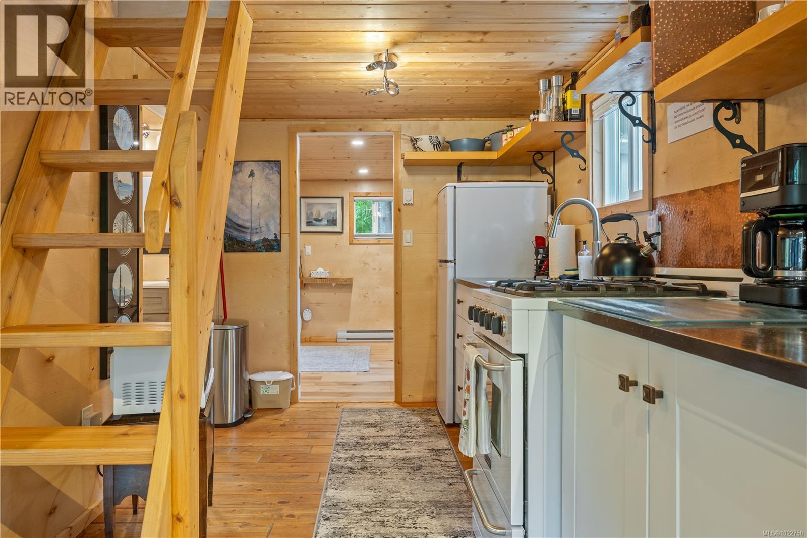 1364 Chesterman Beach Rd, Tofino