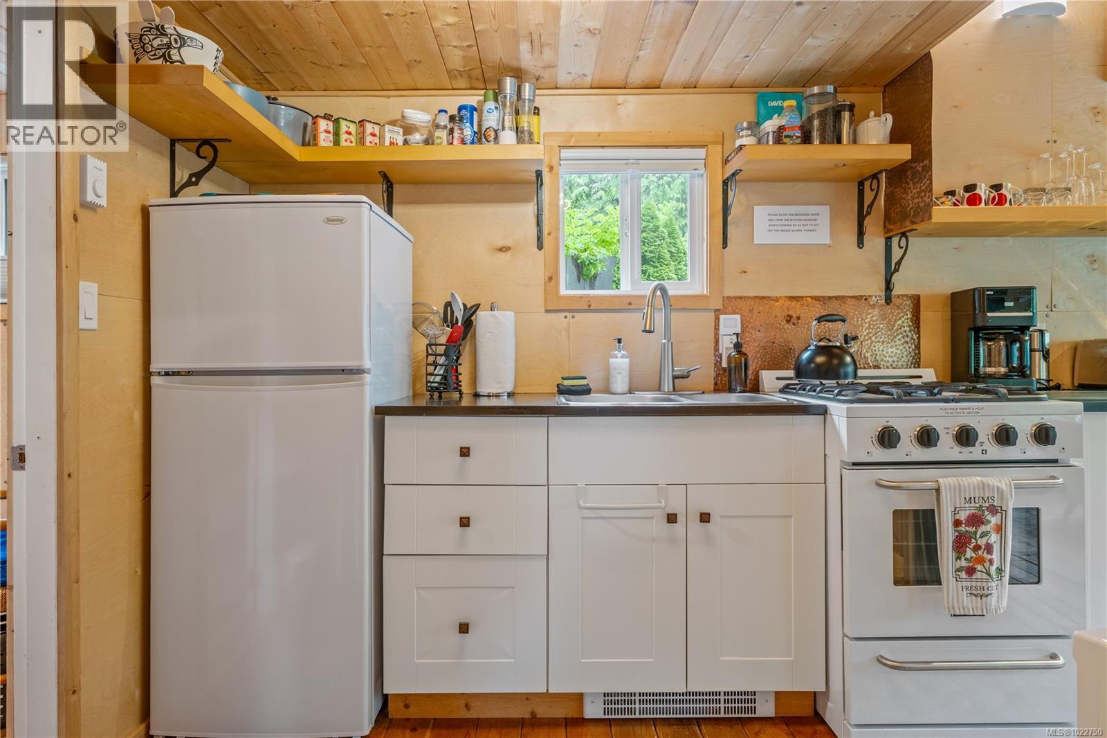 1364 Chesterman Beach Rd, Tofino